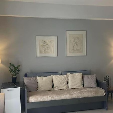 Studio In The Center, 2 Mins From The Beach لوتراكي المظهر الخارجي الصورة