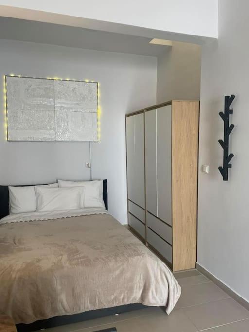 Studio In The Center, 2 Mins From The Beach لوتراكي المظهر الخارجي الصورة